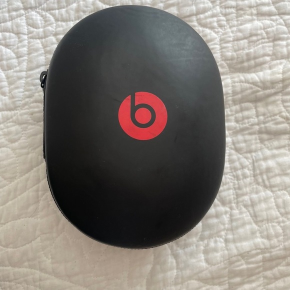 Beats headphones barely used in great shape